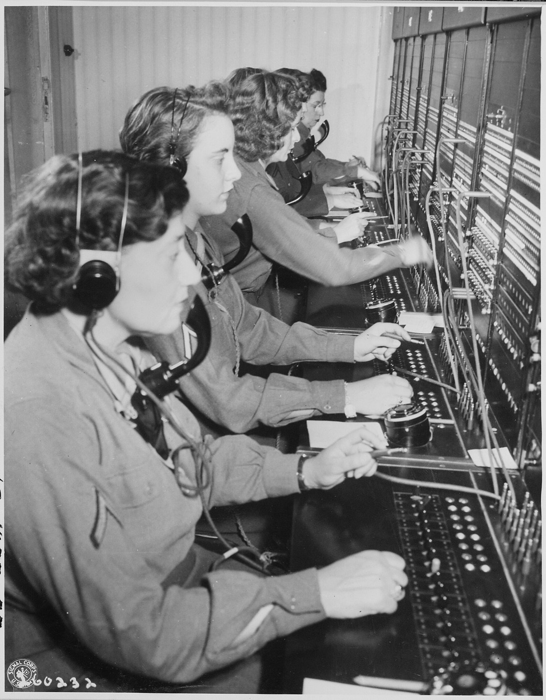Operadoras de la centralita Victory, 1945